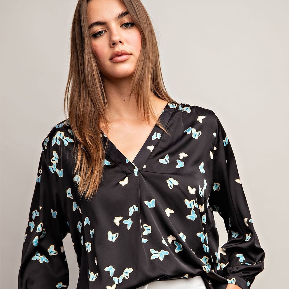 BUTTERFLY PRINT BUTTON CUFF BLOUSE